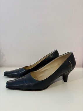 Max de Carlo Navy Leather Pointed Kitten Heels